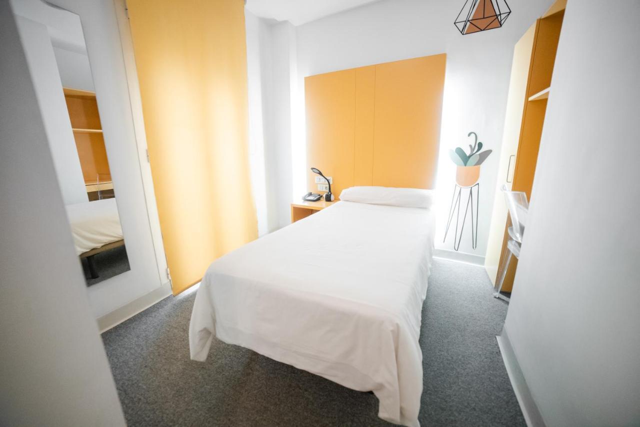 Single Room,462462936:JPEG