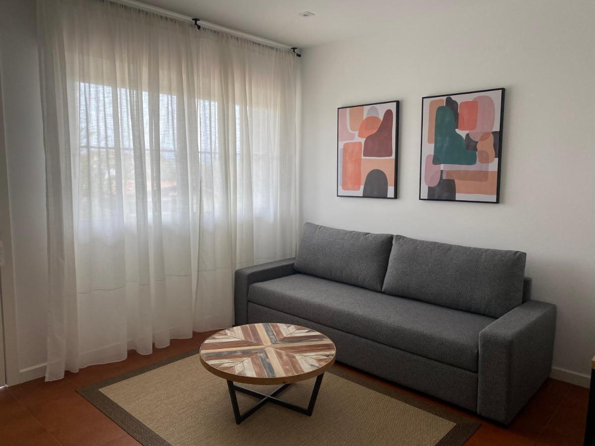 One-Bedroom Apartment with Terrace,1273163815:JPEG