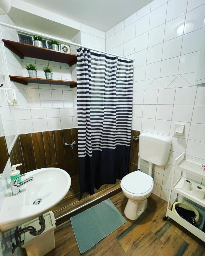 One-Bedroom Apartment Ground Floor,1254023428:JPEG
