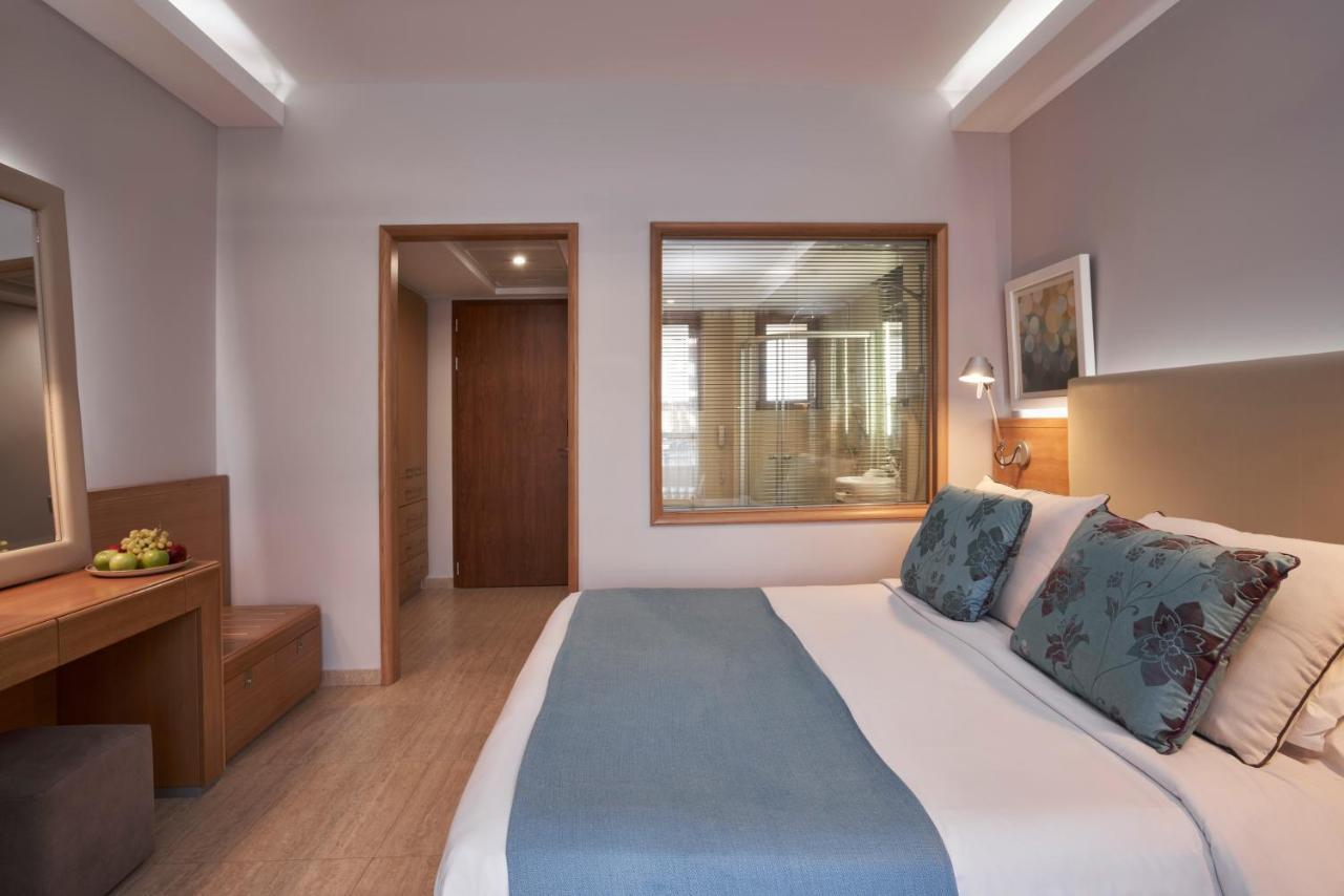 Doppelzimmer mit Poolblick – Relax- oder Aktivbereich