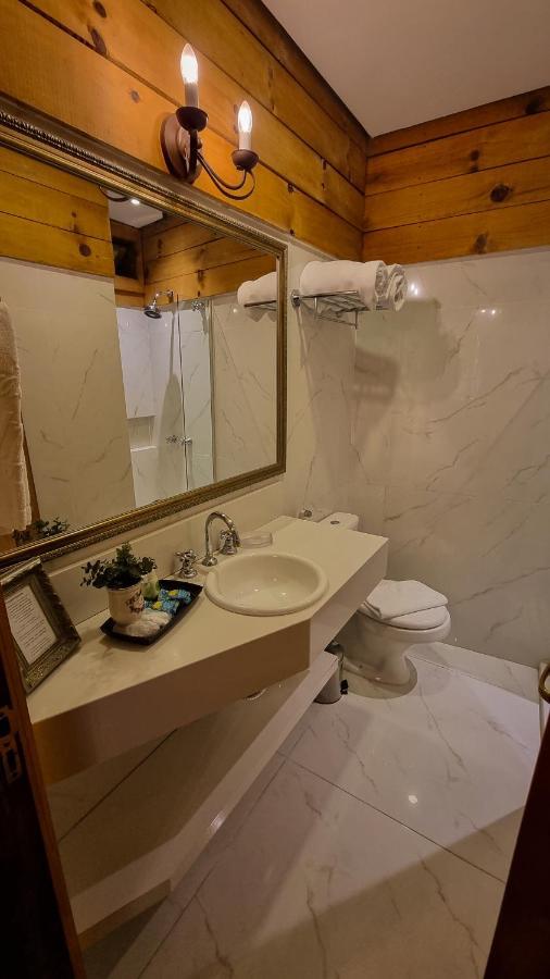 Quarto com Cama de Casal ou 2 de Solteiro no Andar de Baixo