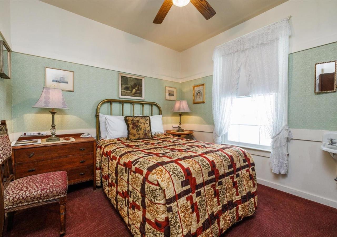 Chambre Double avec Salle de Bains Commune