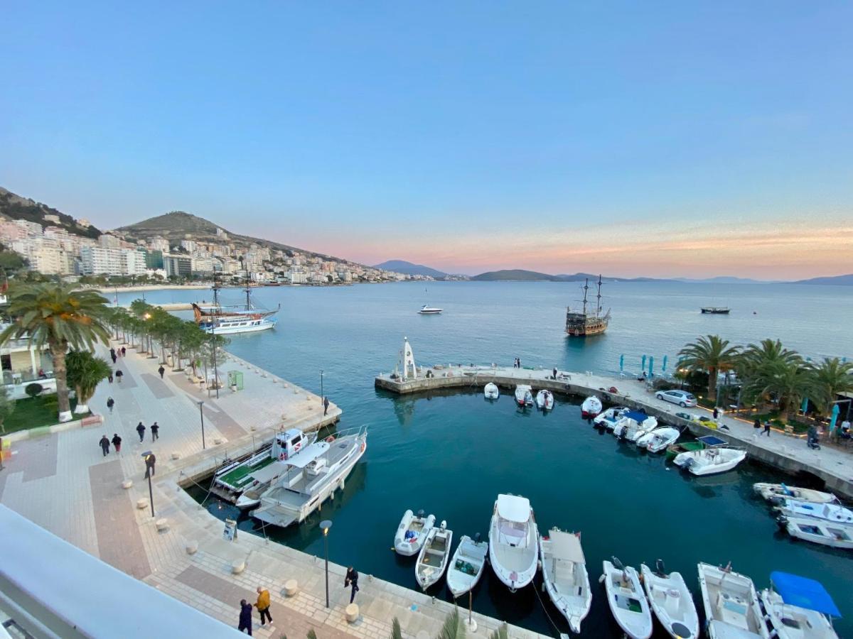 Doppelzimmer mit Balkon und Meerblick