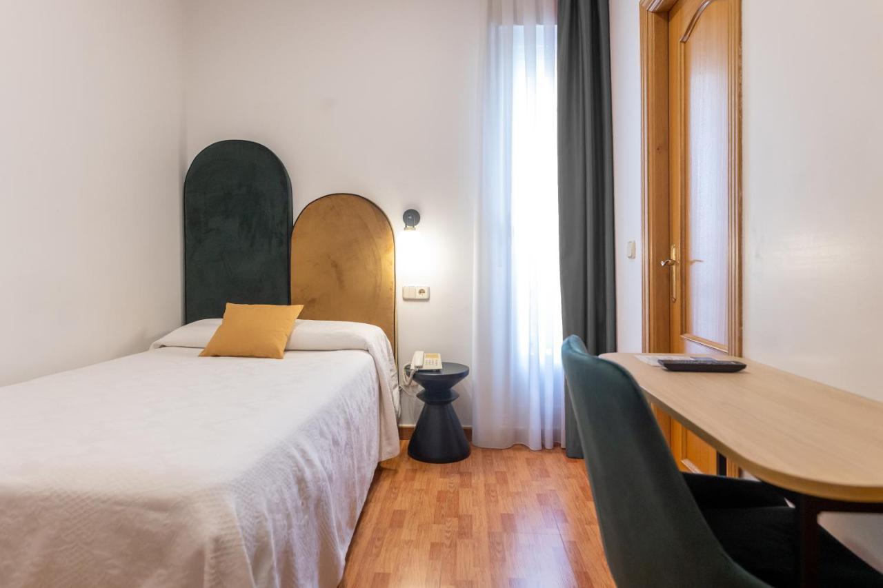 Single Room,1207322599:JPEG