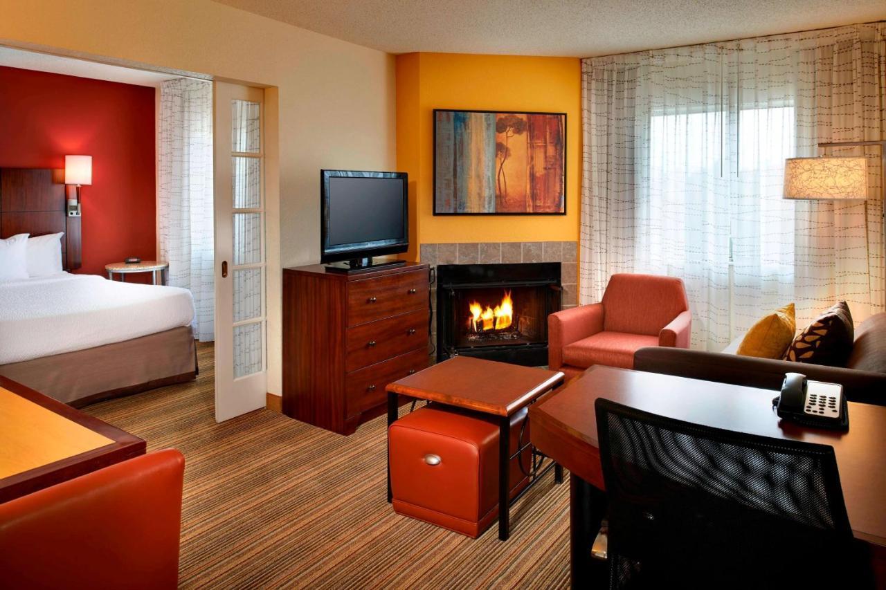Two Bedroom Suite - Queen in Each