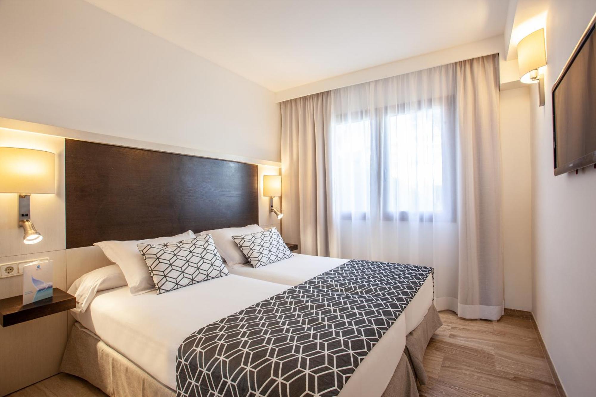 Apartment mit einem Schlafzimmer und seitlichem Meerblick