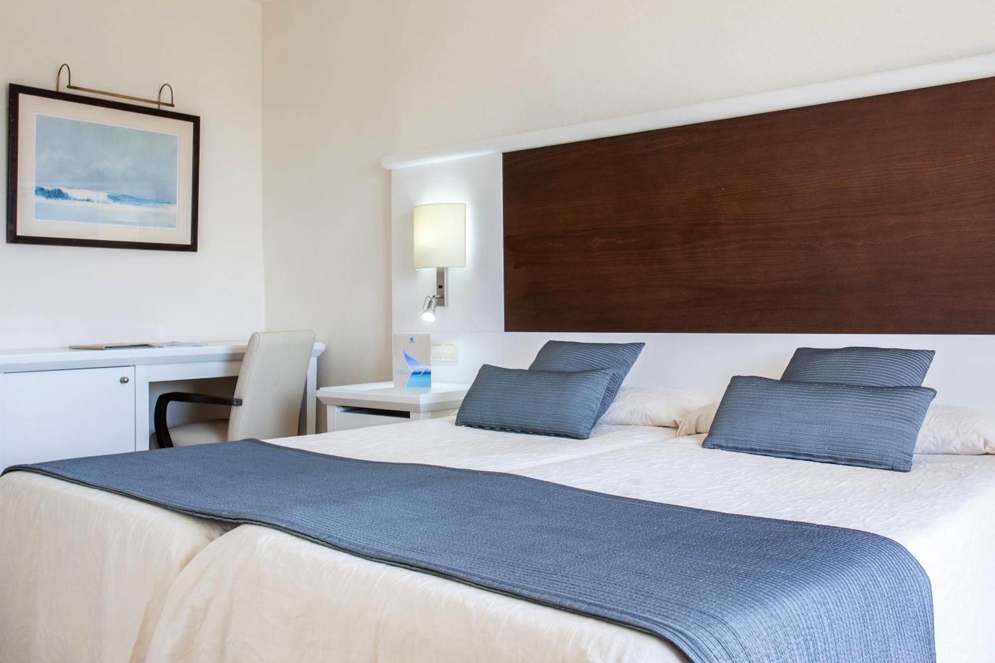 Twin Room with Lake View