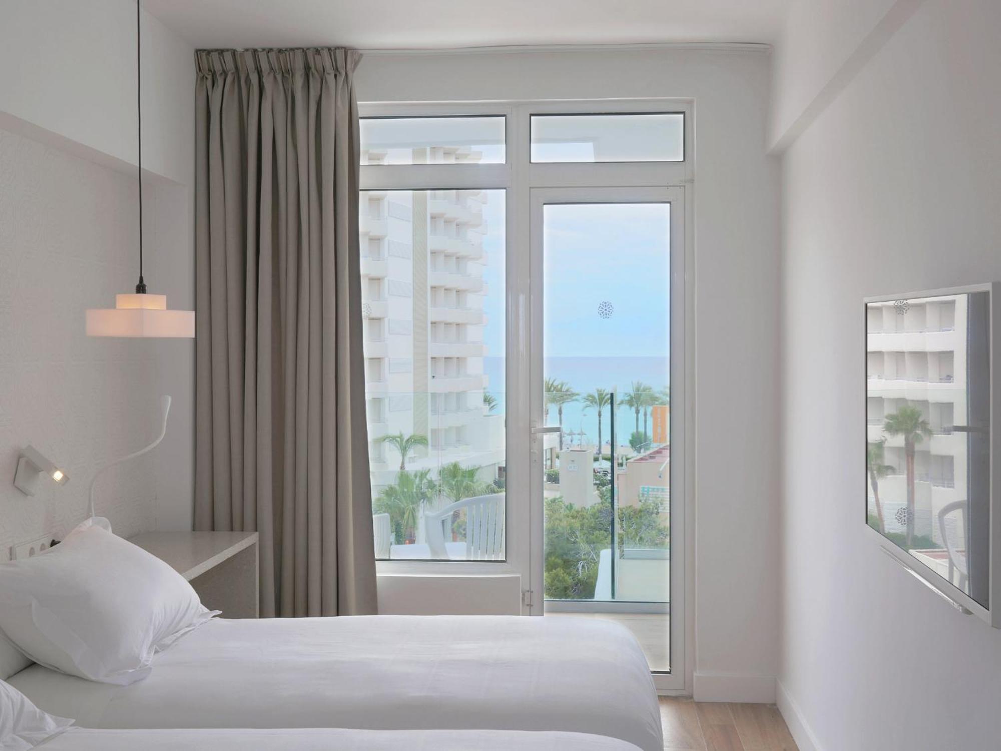 Habitación Doble con vista parcial al mar - 2 camas
