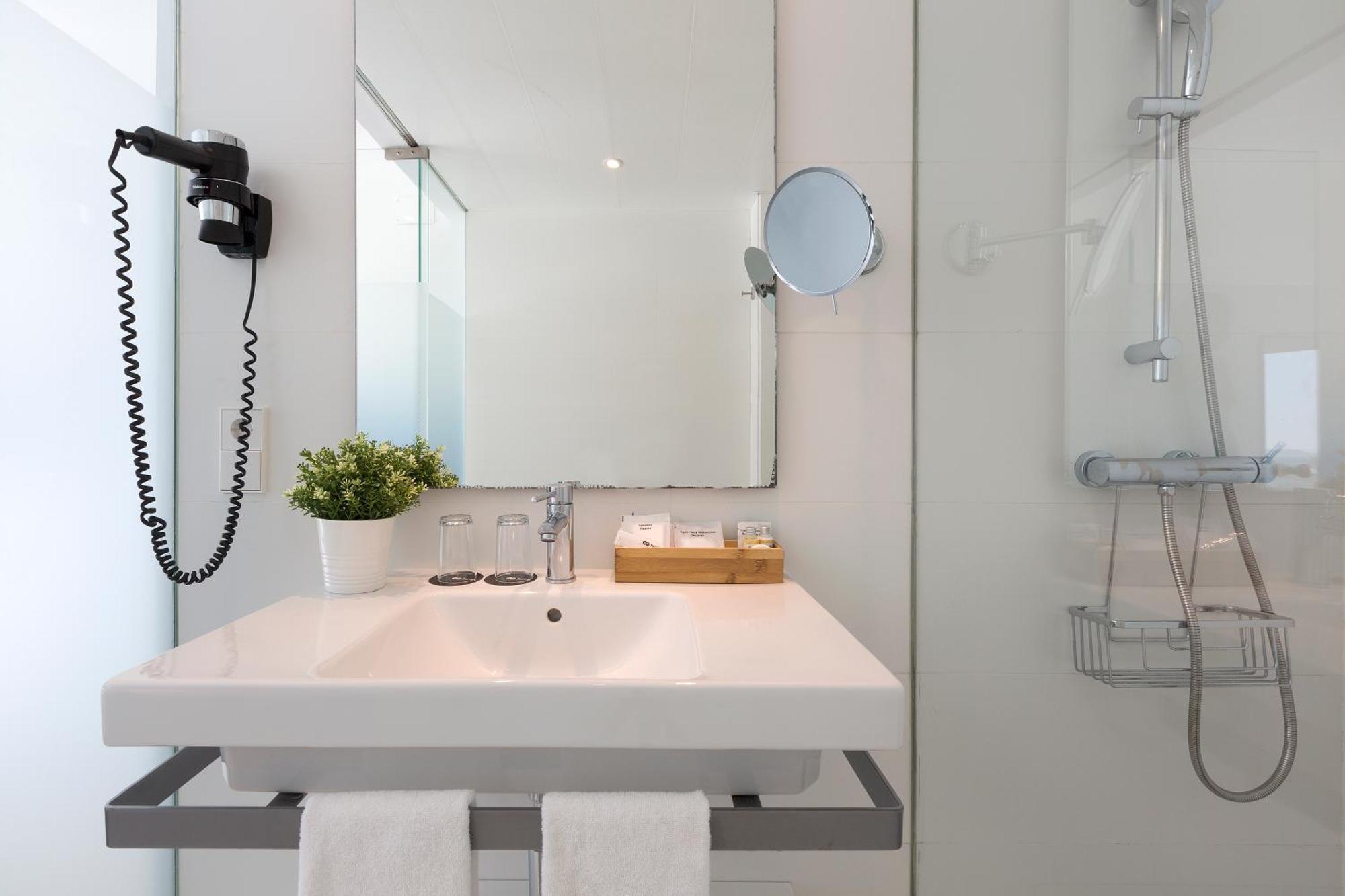 Premium Tweepersoonskamer met 2 Aparte Bedden, Uitzicht op Zee en Balkon