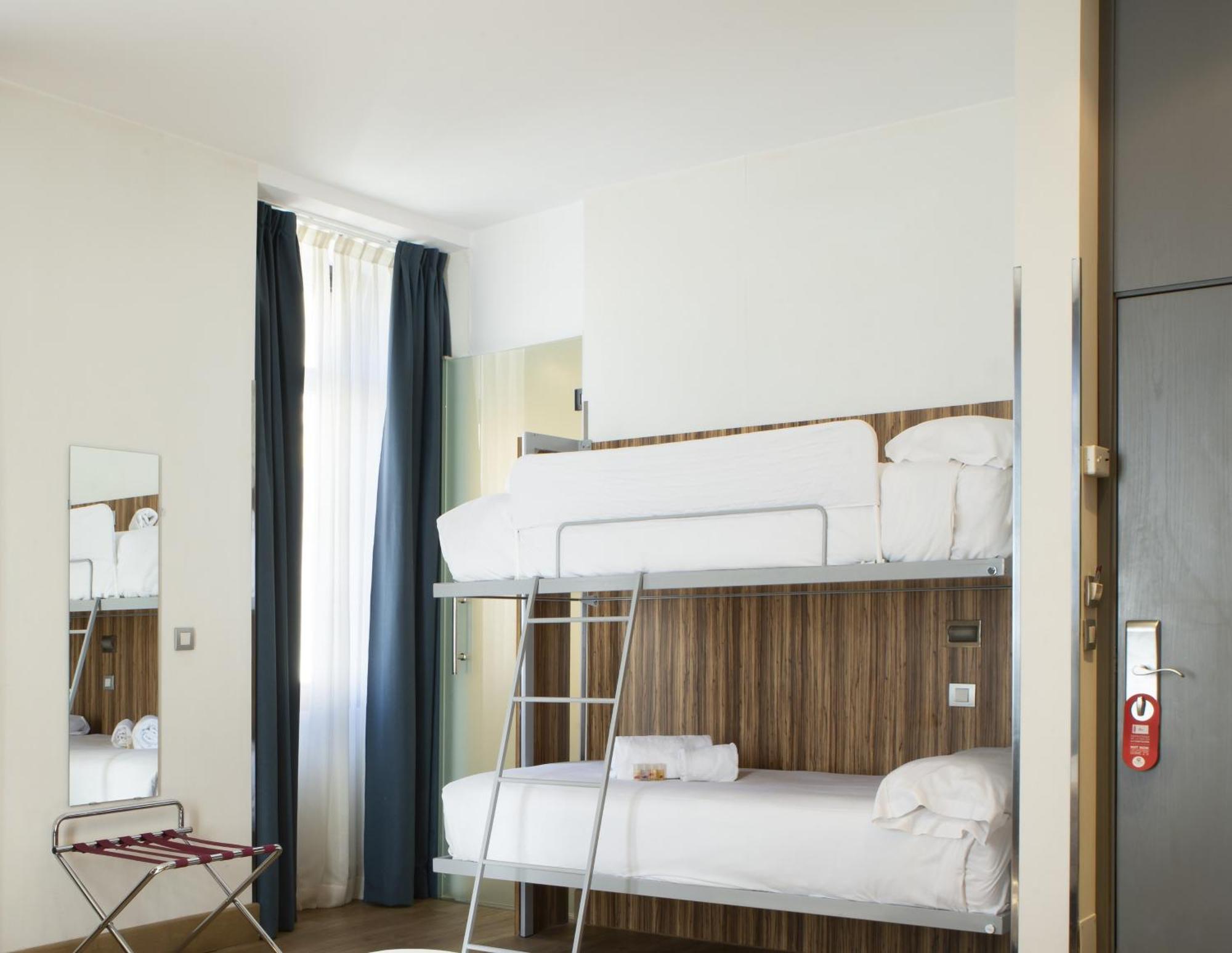 Quadruple Room (4 Adults),1578369170:JPEG
