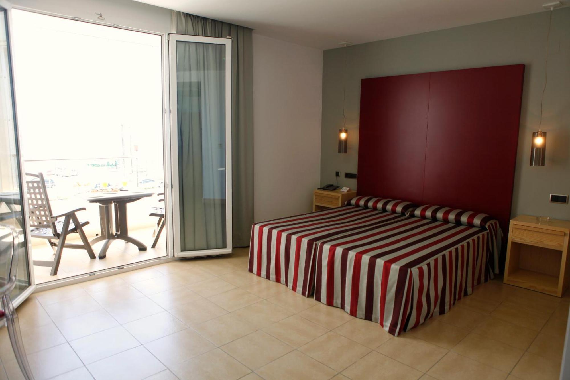 Habitación Doble con bañera de hidromasaje y vistas al mar