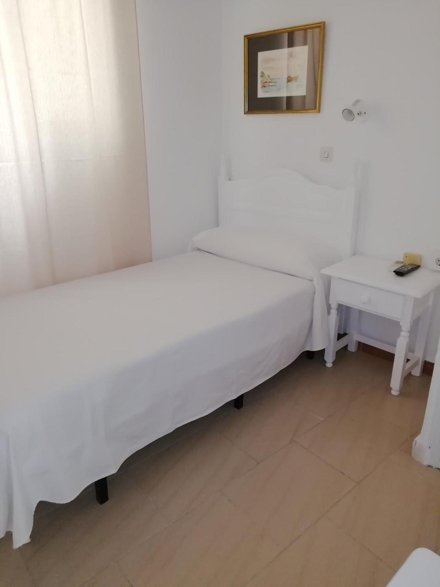 Single Room,1207681852:JPEG