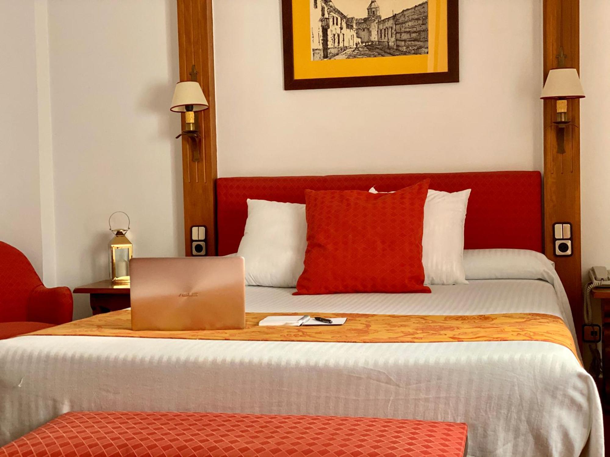 Standard Double or Twin Room,1207822363:JPEG