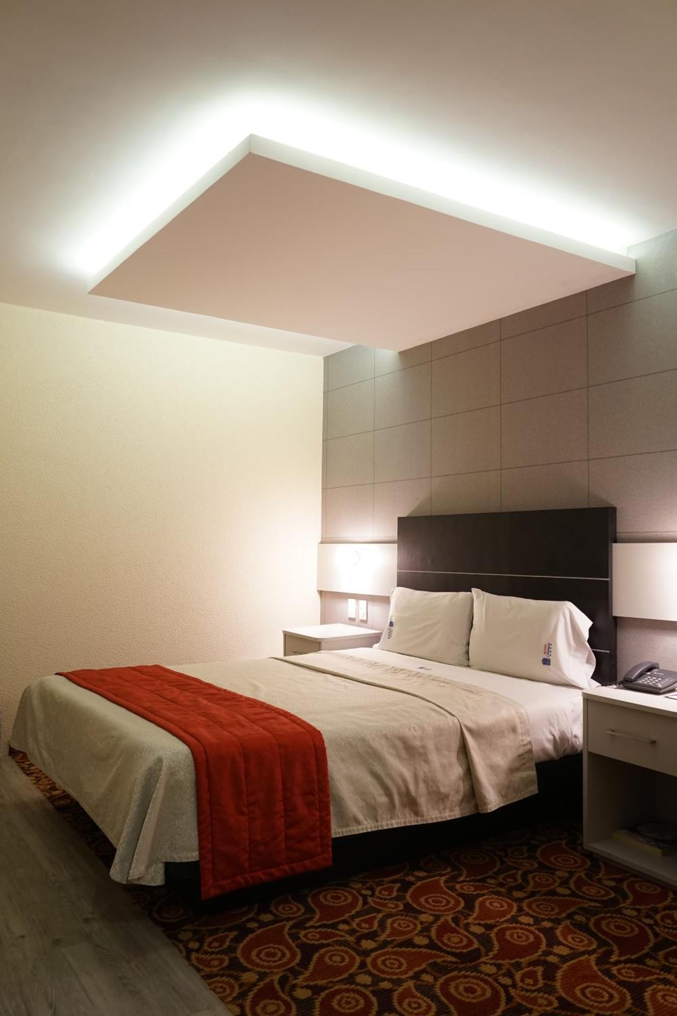 Standard Room,1208252506:JPEG