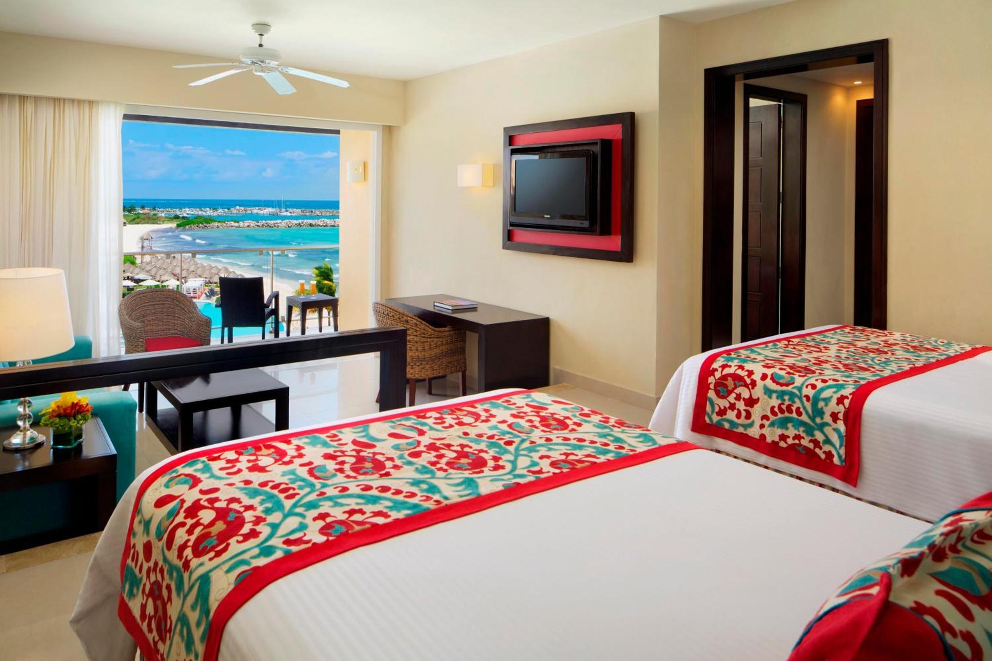Junior Suite with Ocean View Two Double Beds,816364631:JPEG