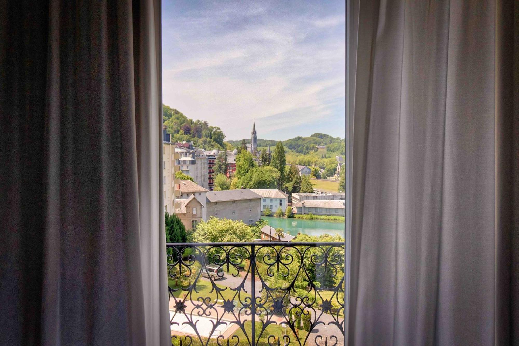 Habitación con balcón, vistas al santuario y acceso gratuito al spa - Cama extragrande