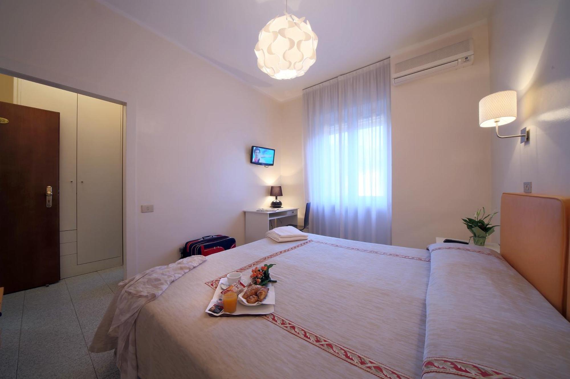 Double or Twin Room,61886431:JPEG