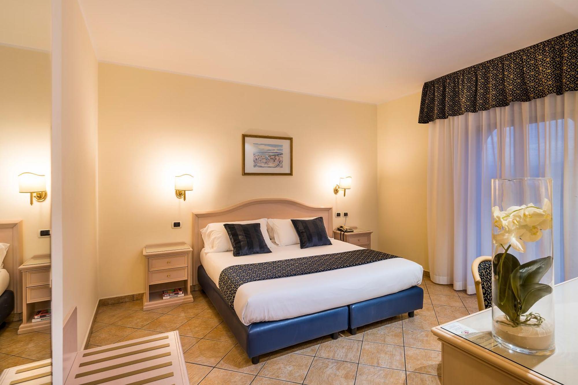 Double or Twin Room with Balcony,1433776663:JPEG