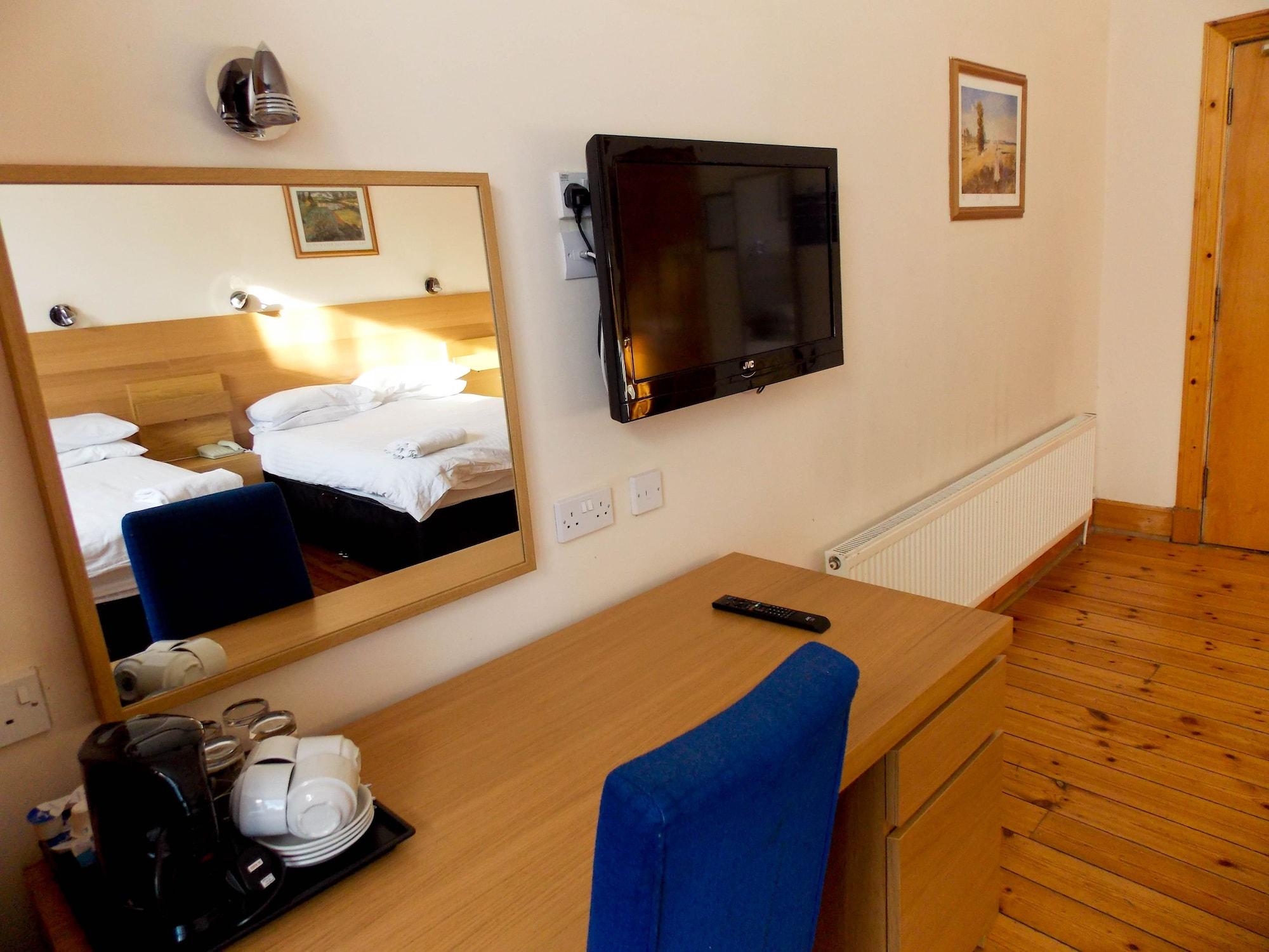 Vierbettzimmer mit Bad