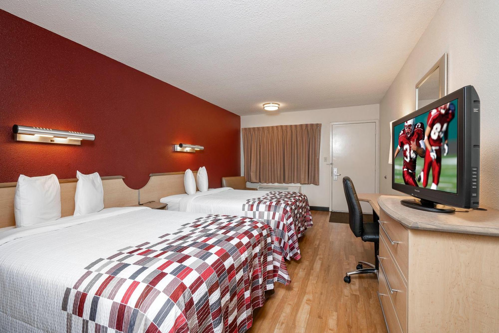 Deluxe Room with Two Double Beds Smoke Free