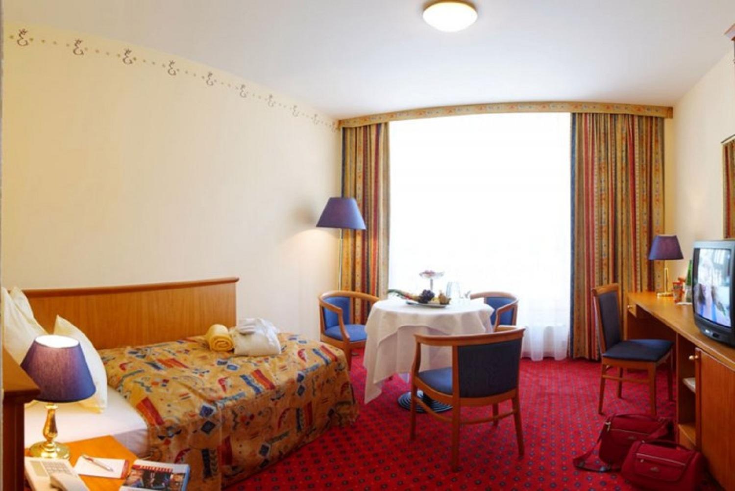 Single Room,61093699:JPEG