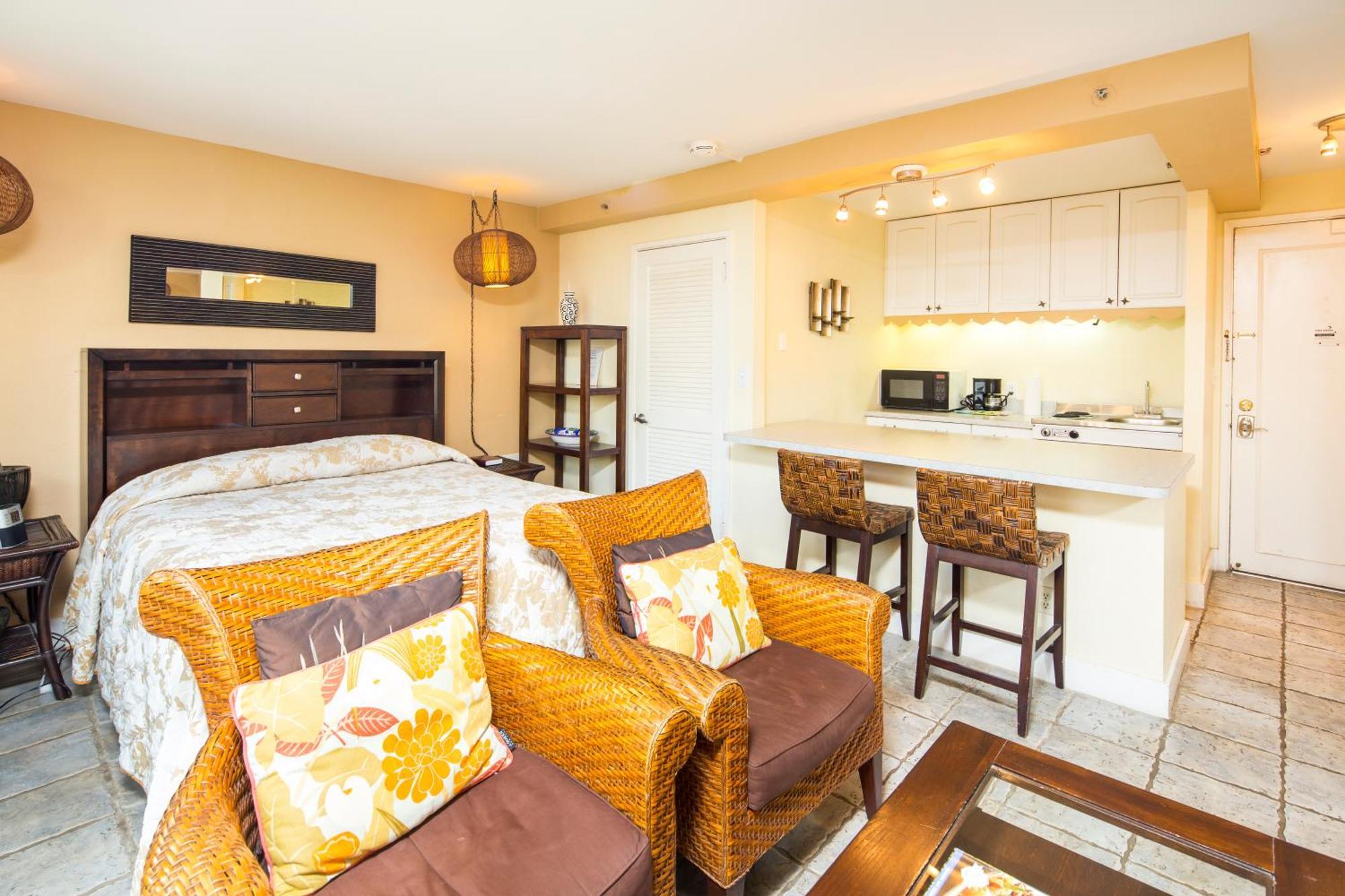 City View Studio with Kitchenette