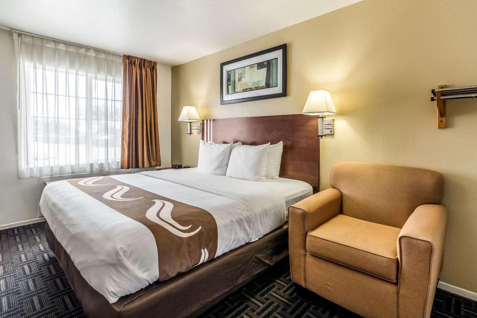 King Room - Disability Access - Non-Smoking