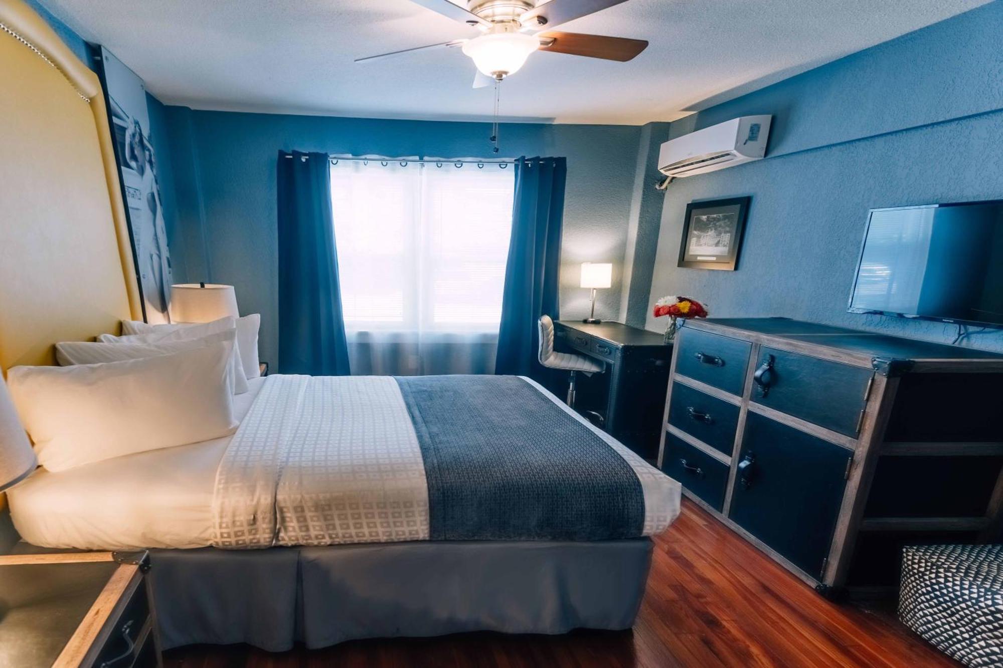 Queen Room