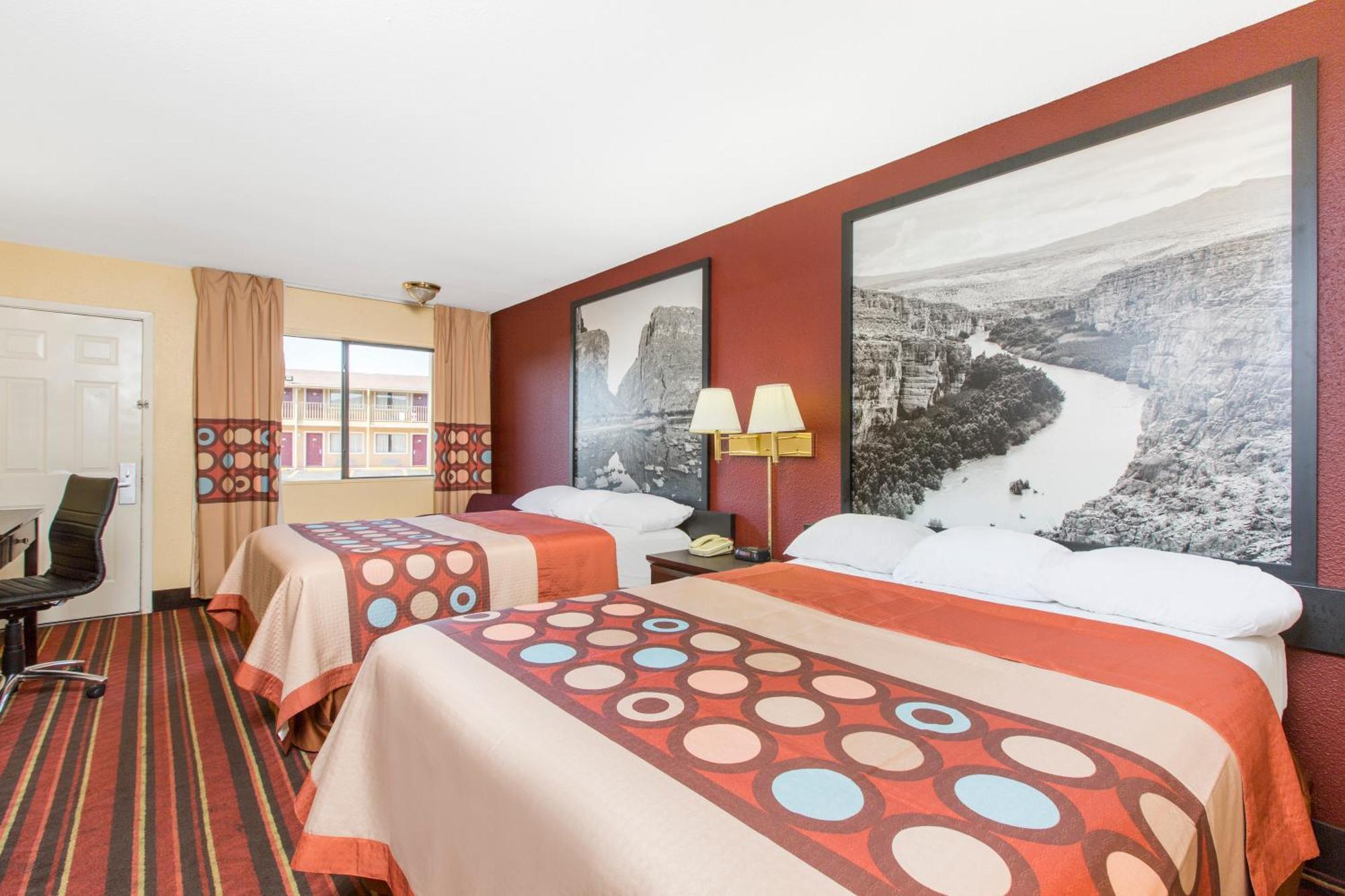 Queen Room with Two Queen Beds - Non-Smoking
