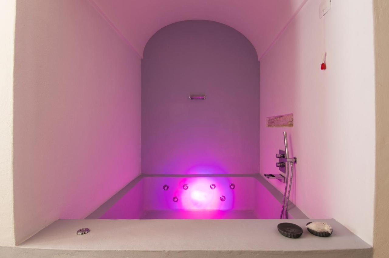 Deluxe Suite Spa Bath,1211389333:JPEG