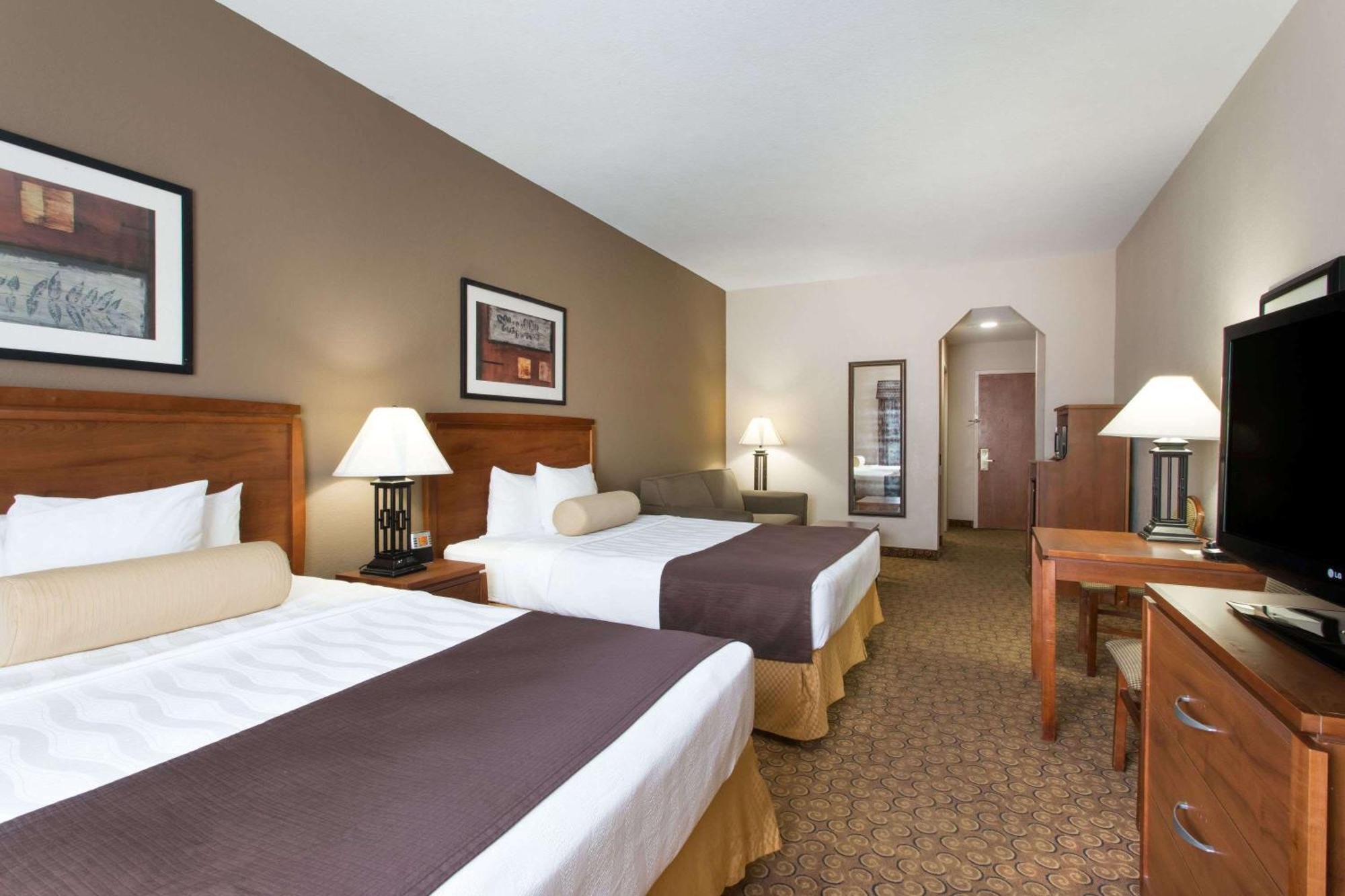 Queen Room with Two Queen Beds - Non-Smoking