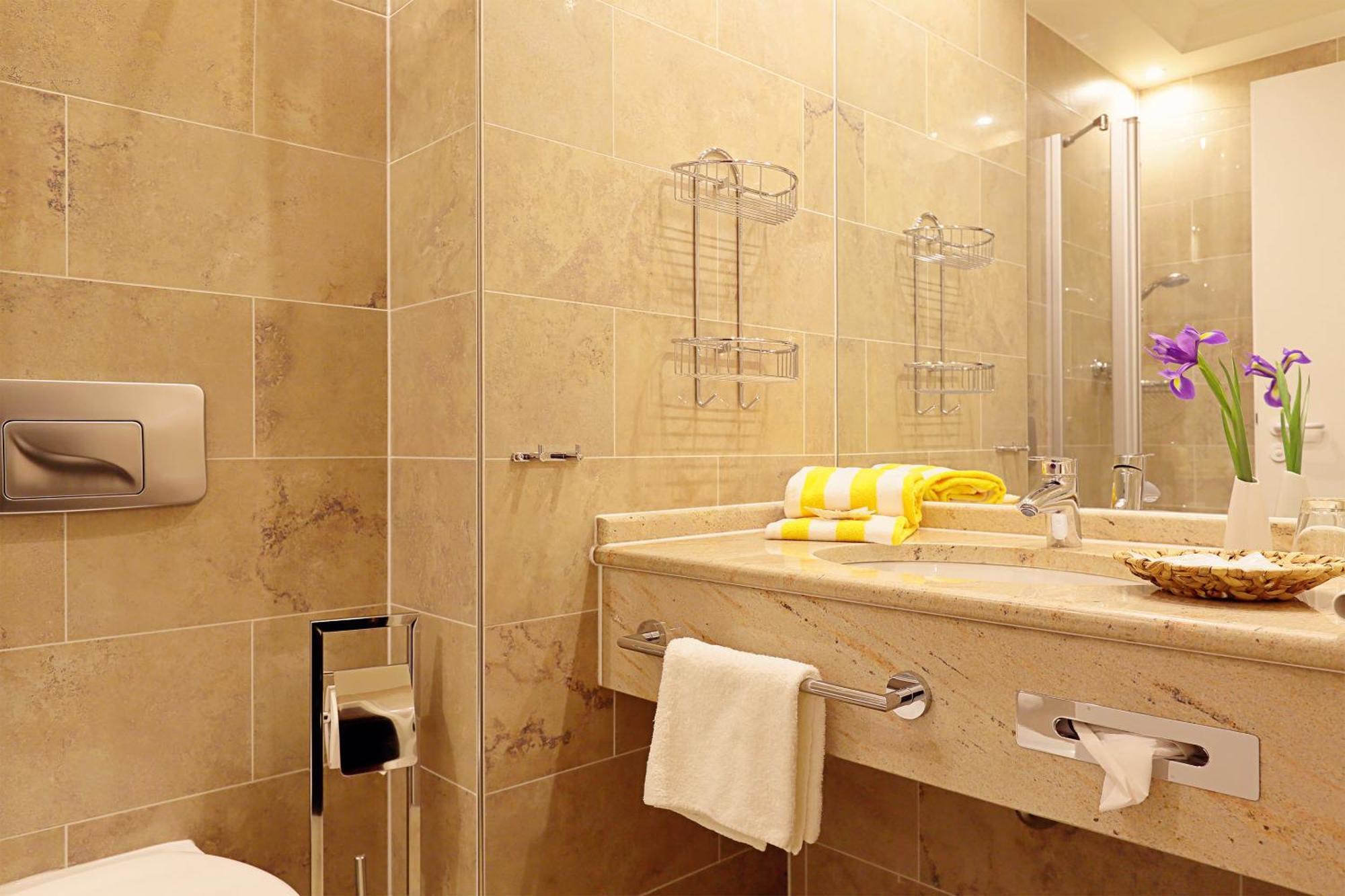 Double Room with Lake View,1587493377:JPEG