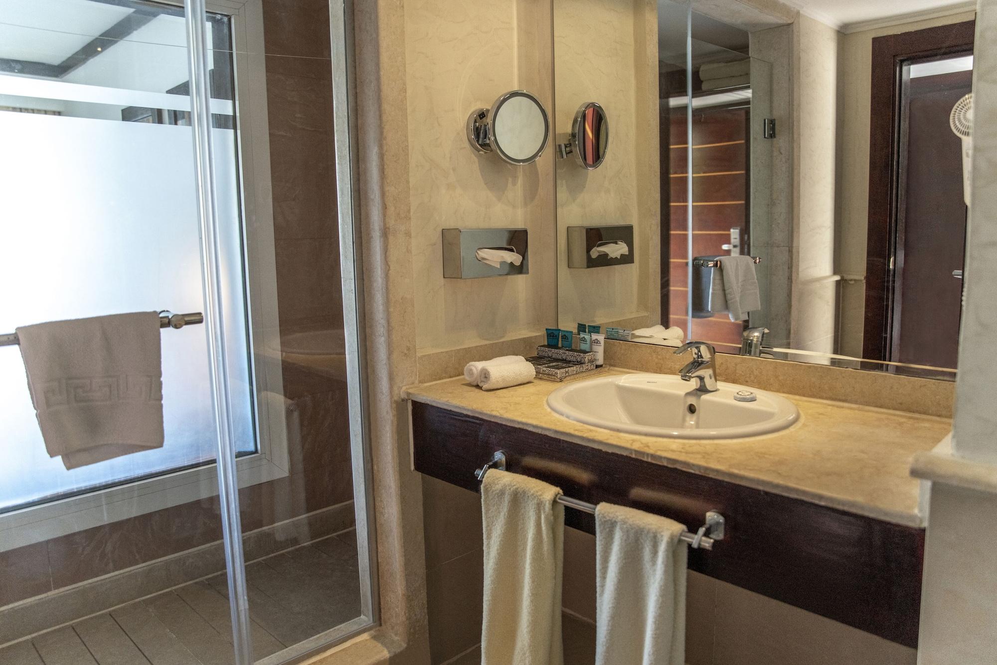 Chambre de Luxe - Accès depuis Piscine