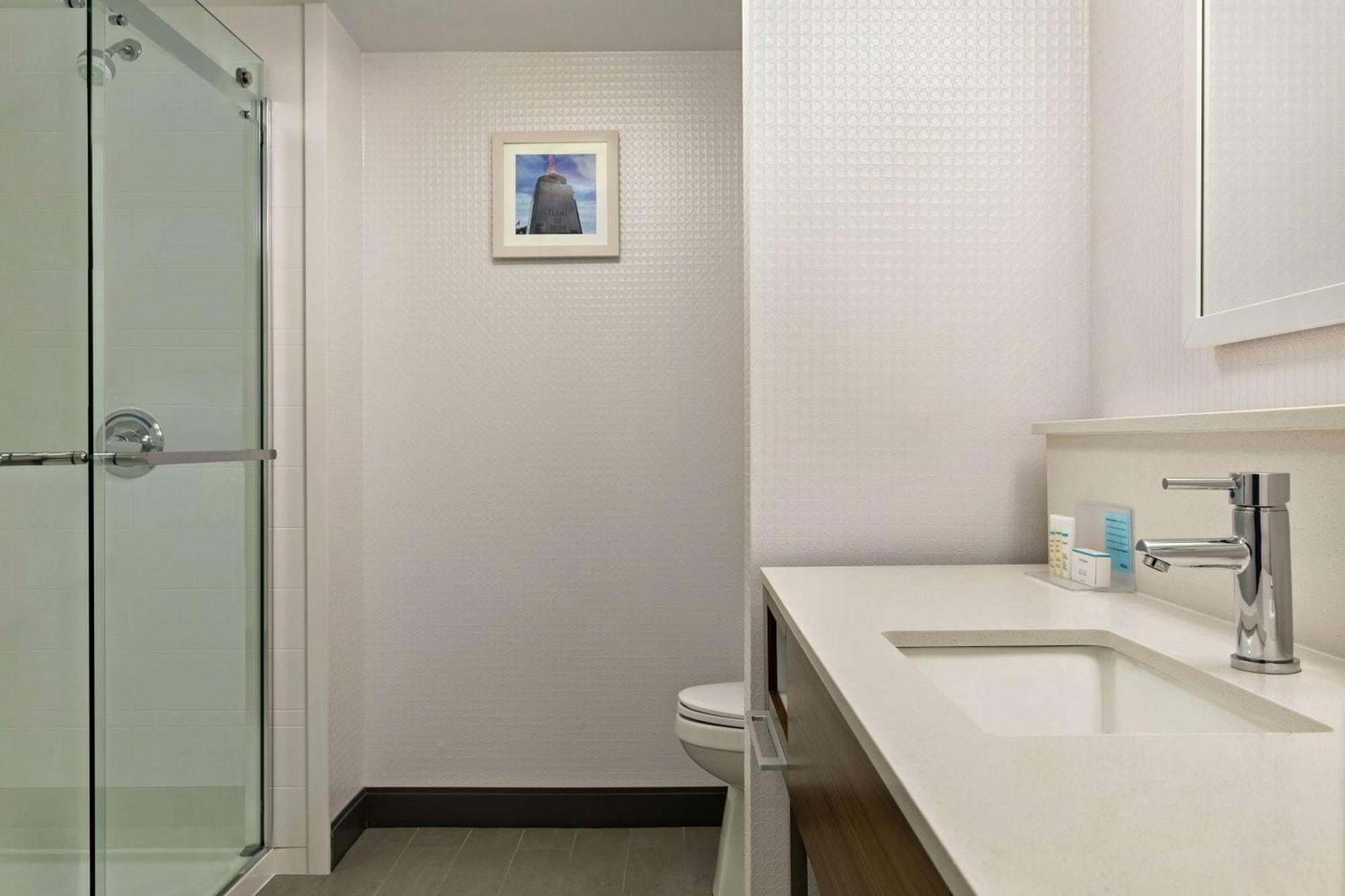 King Room with Work Area - Non-Smoking