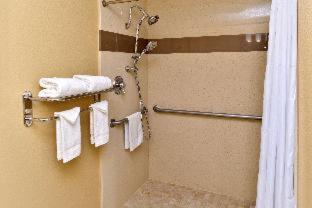 Queen Room with Roll-In Shower - Mobility Accessible/Non-Smoking,194433142:JPEG