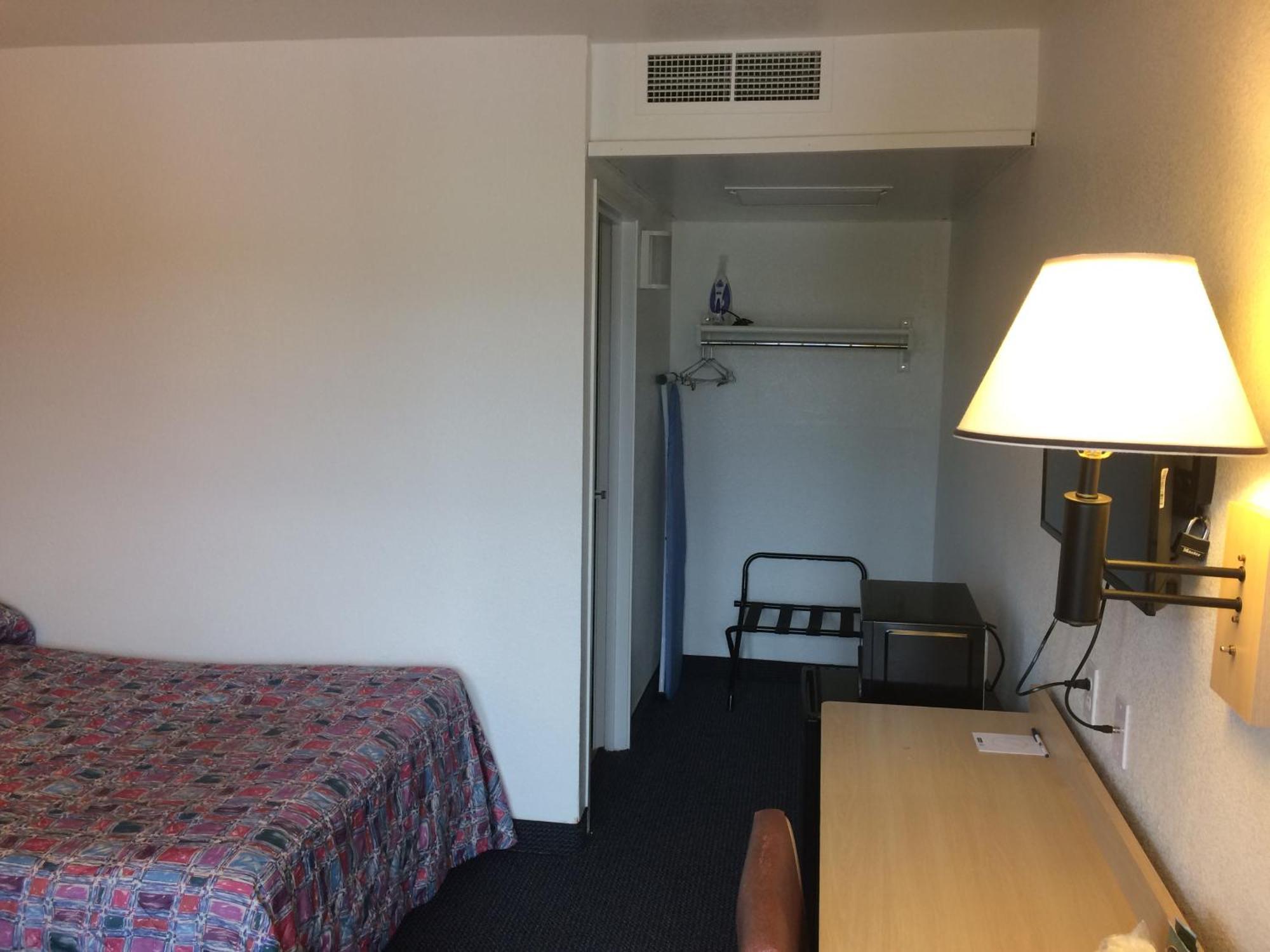 Deluxe Double Room with Two Double Beds - Non-Smoking