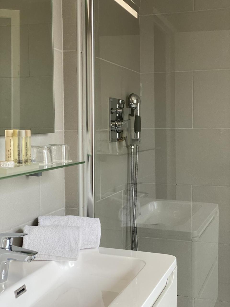 Suite Junior avec Balcon et Vue sur la Mer (4 Adultes)