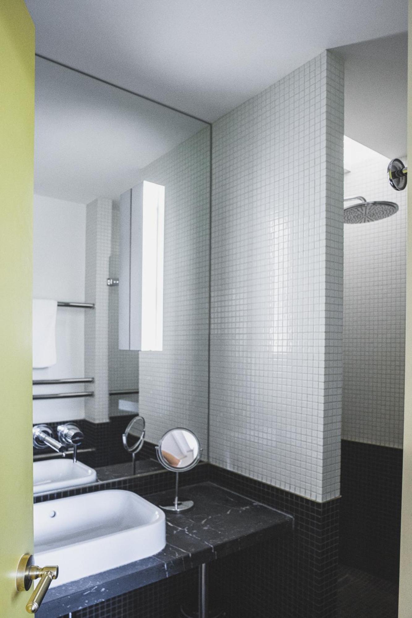 Single Room,1215333241:JPEG