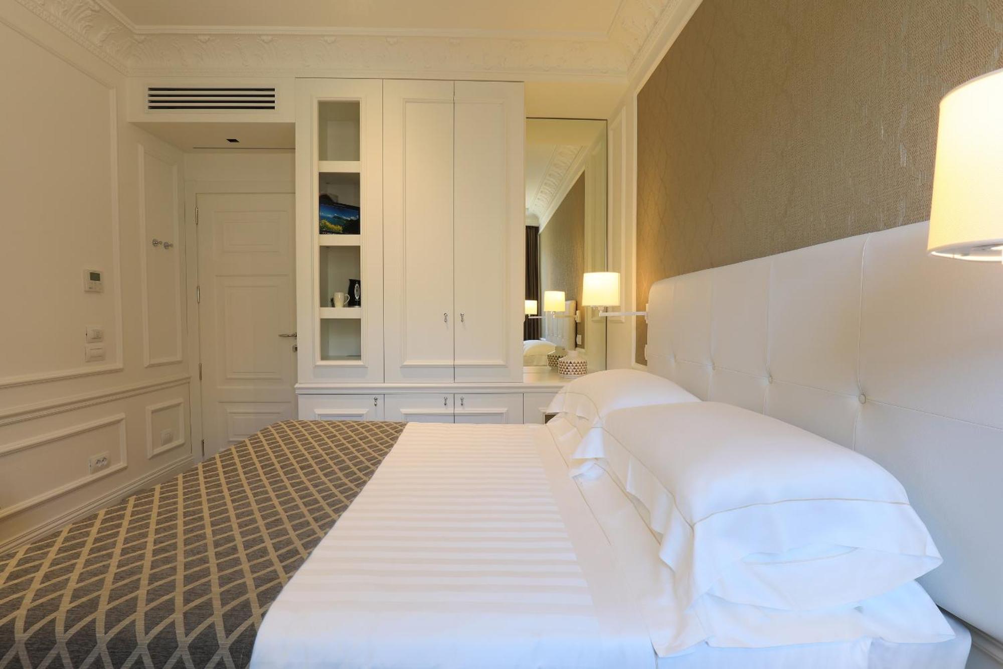 Classic Double or Twin Room,396131655:JPEG