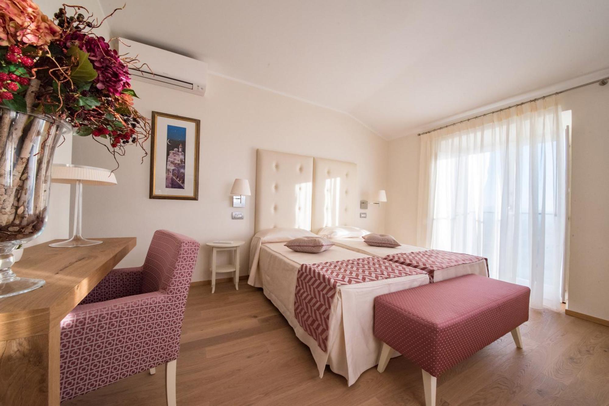 Superior Double or Twin Room,452165544:JPEG