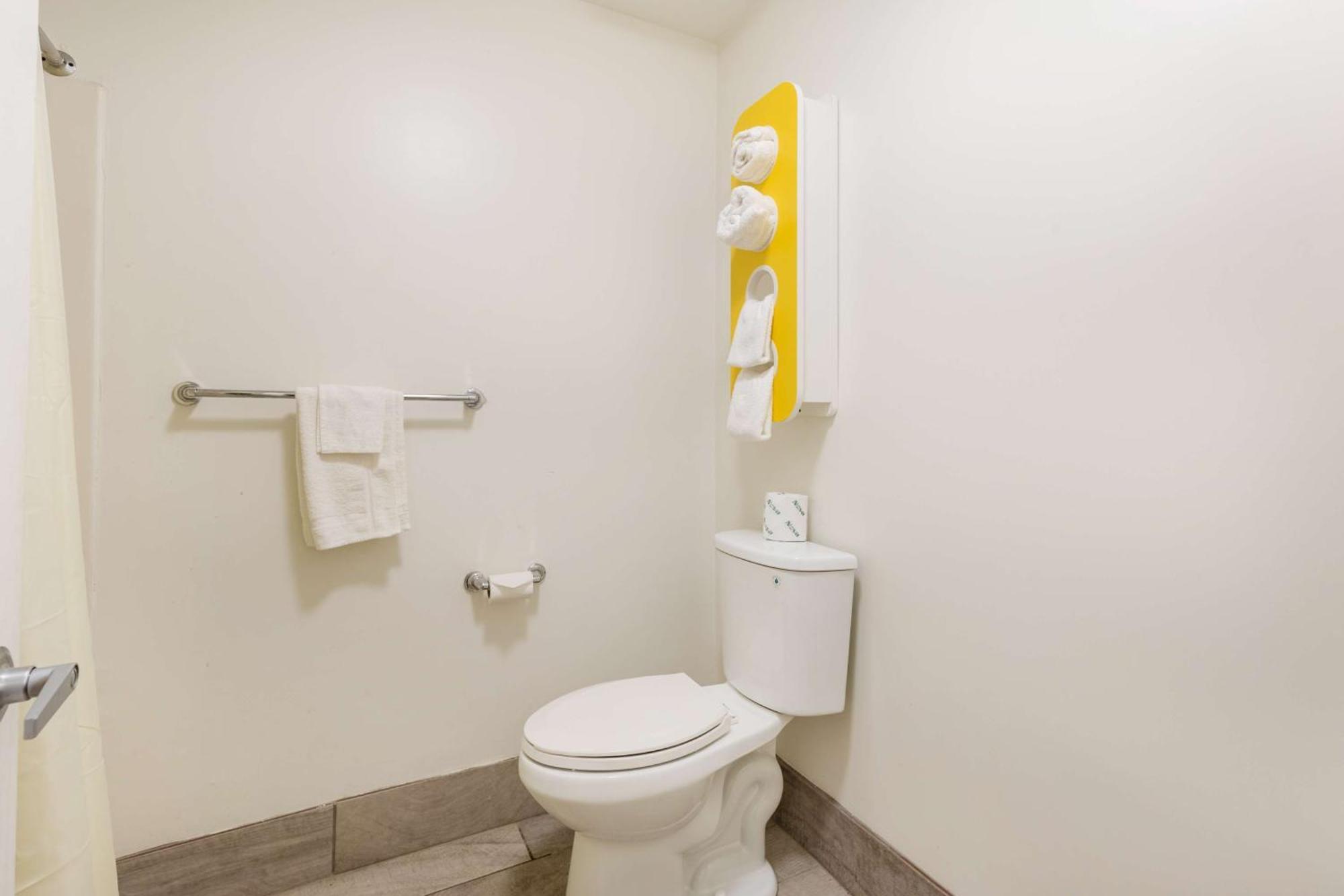 King Room - Disability Access - Smoking