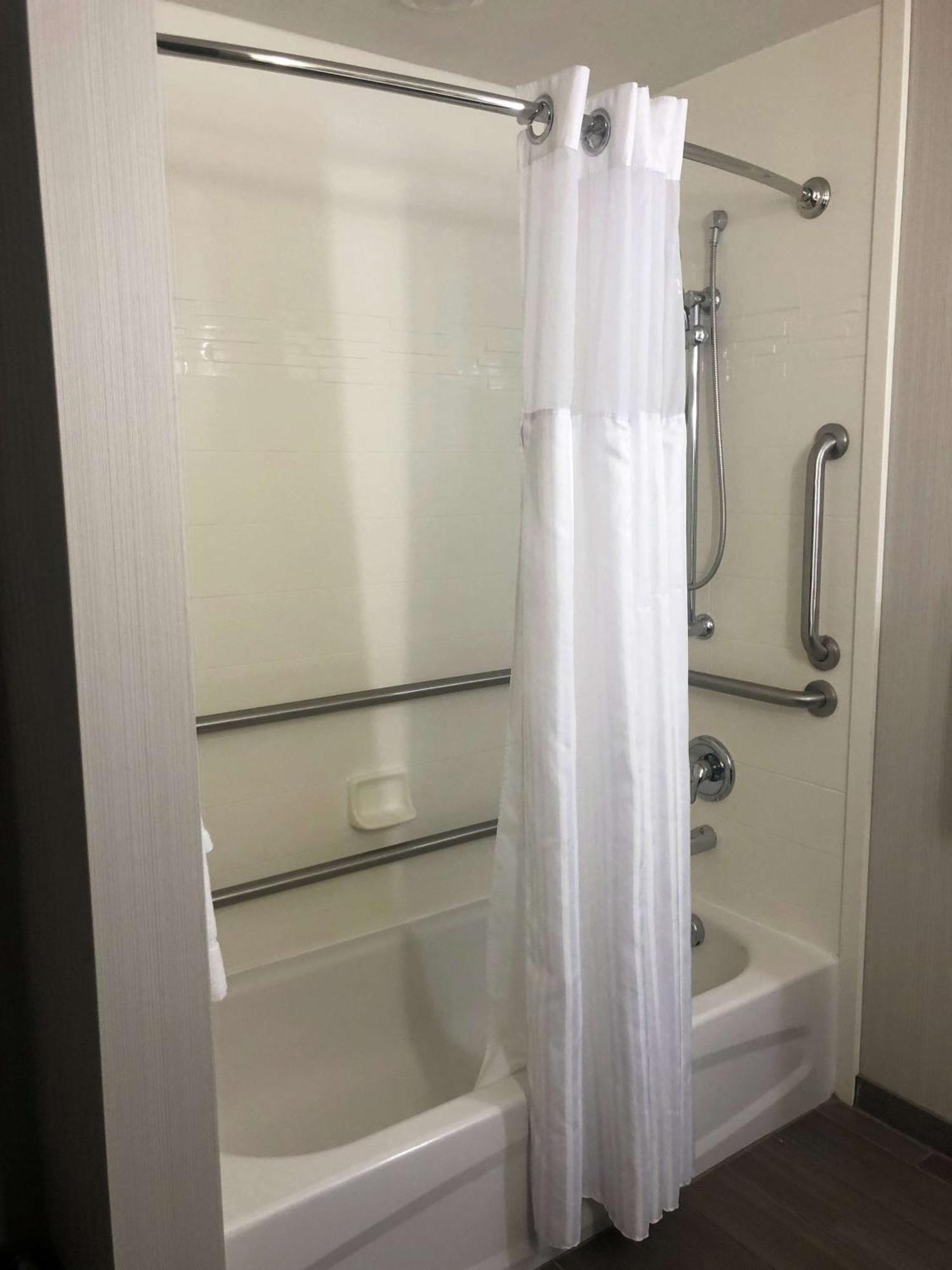 King Room with Tub - Mobility and Hearing Access