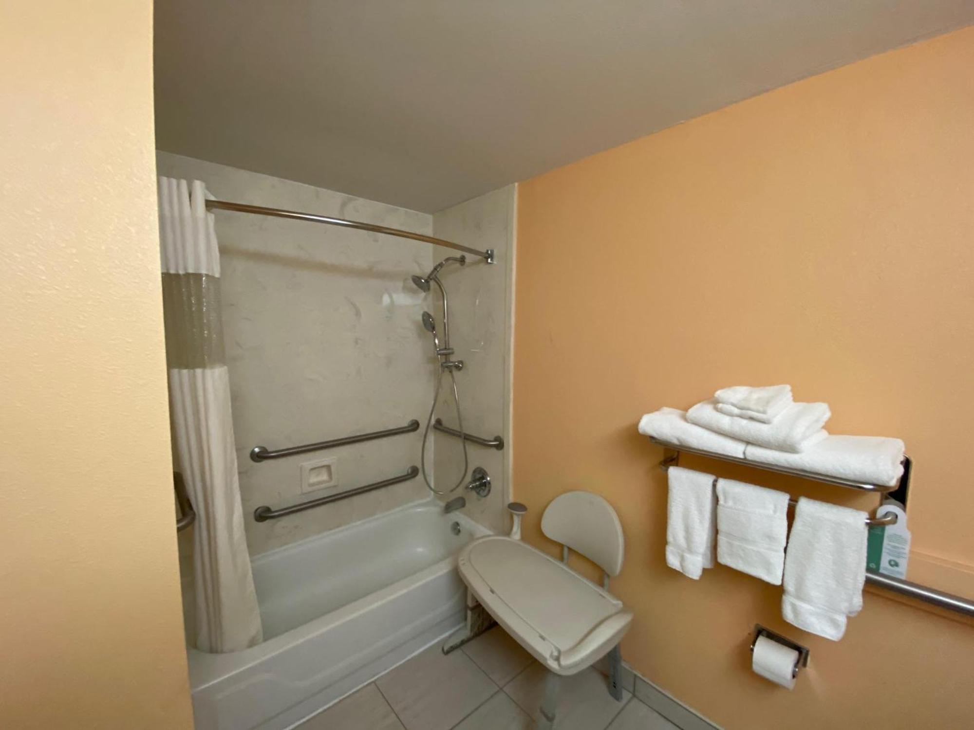 Double Room with Two Double Beds - Mobility Access/Non-Smoking