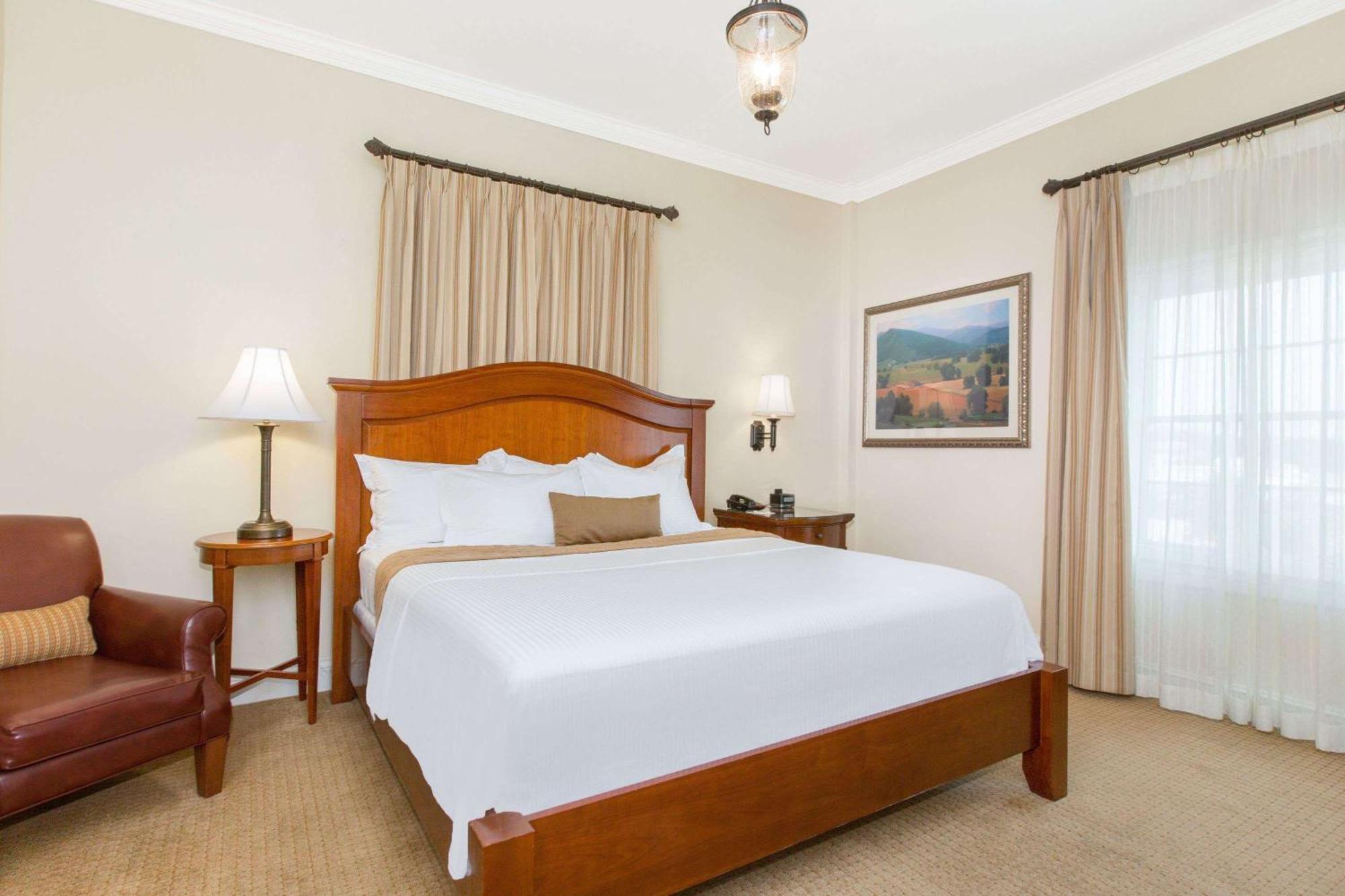 King Room - Non-Smoking