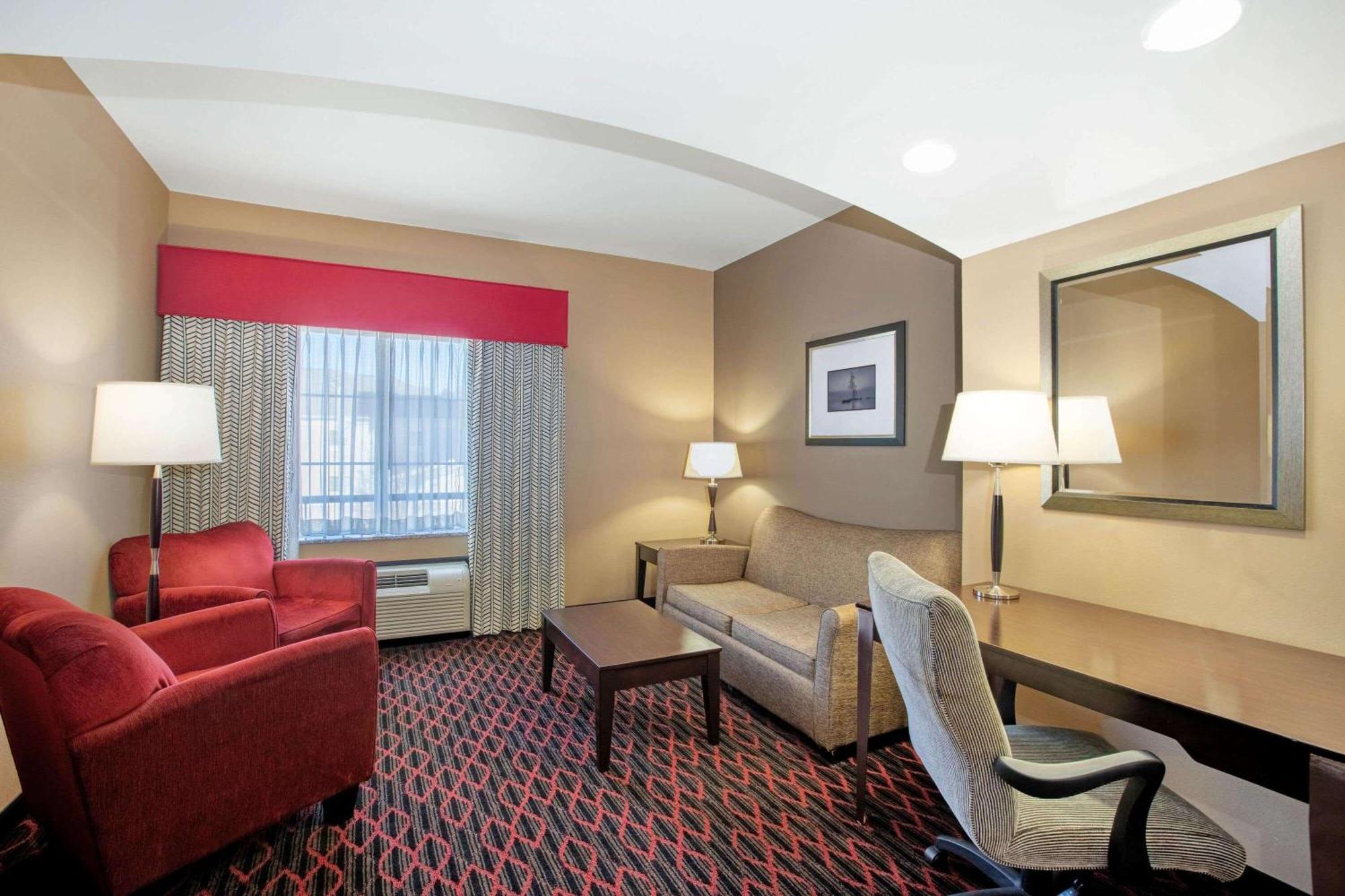 Executive Room 1 King Bed