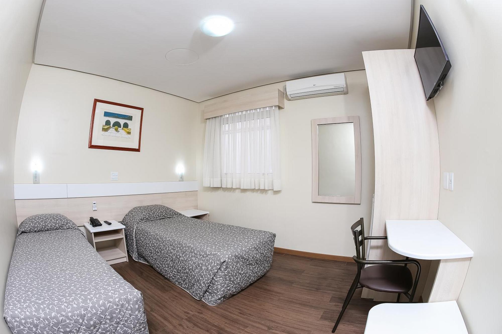 Quarto Standard com 2 Camas de Solteiro