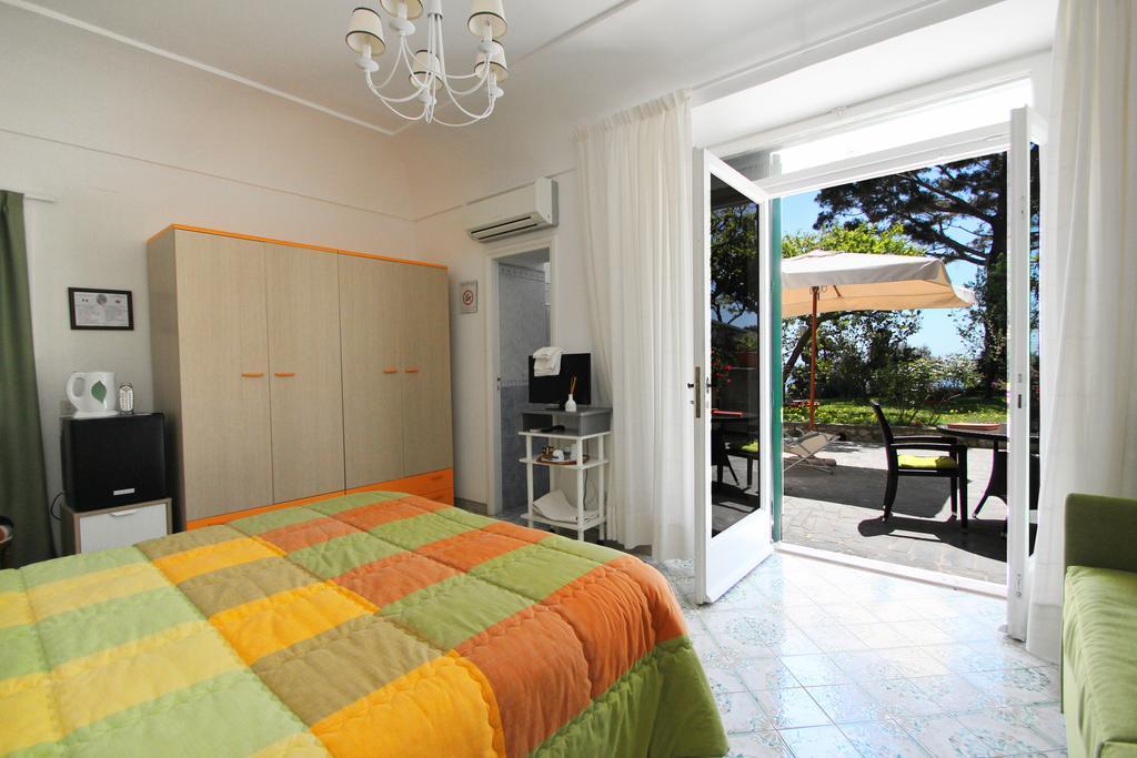 Double or Twin Room with Terrace and Sea View