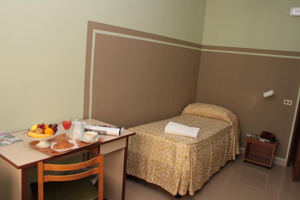 Single Room,122209042:JPEG
