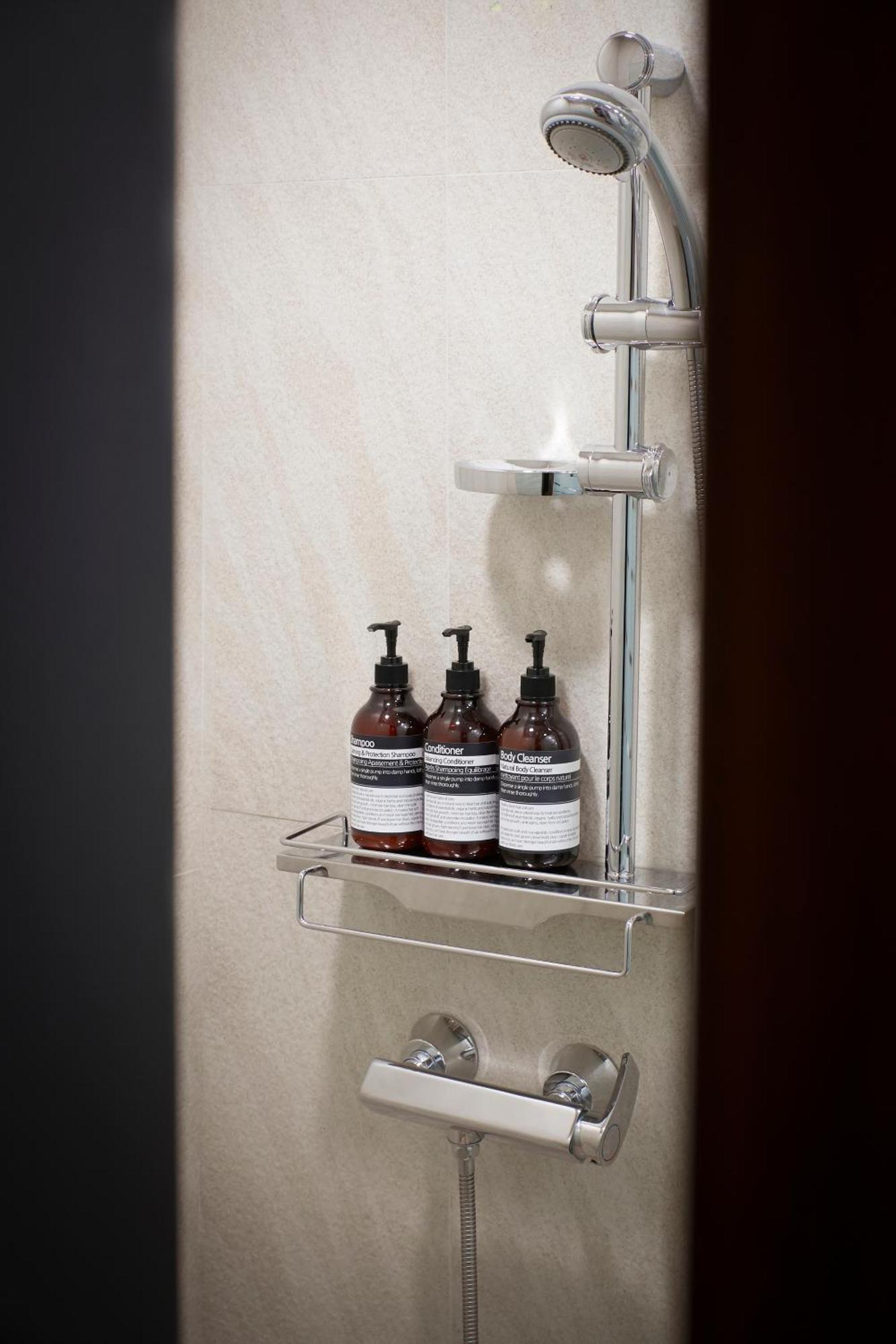 Quarto Econômico com 2 Camas de Solteiro
