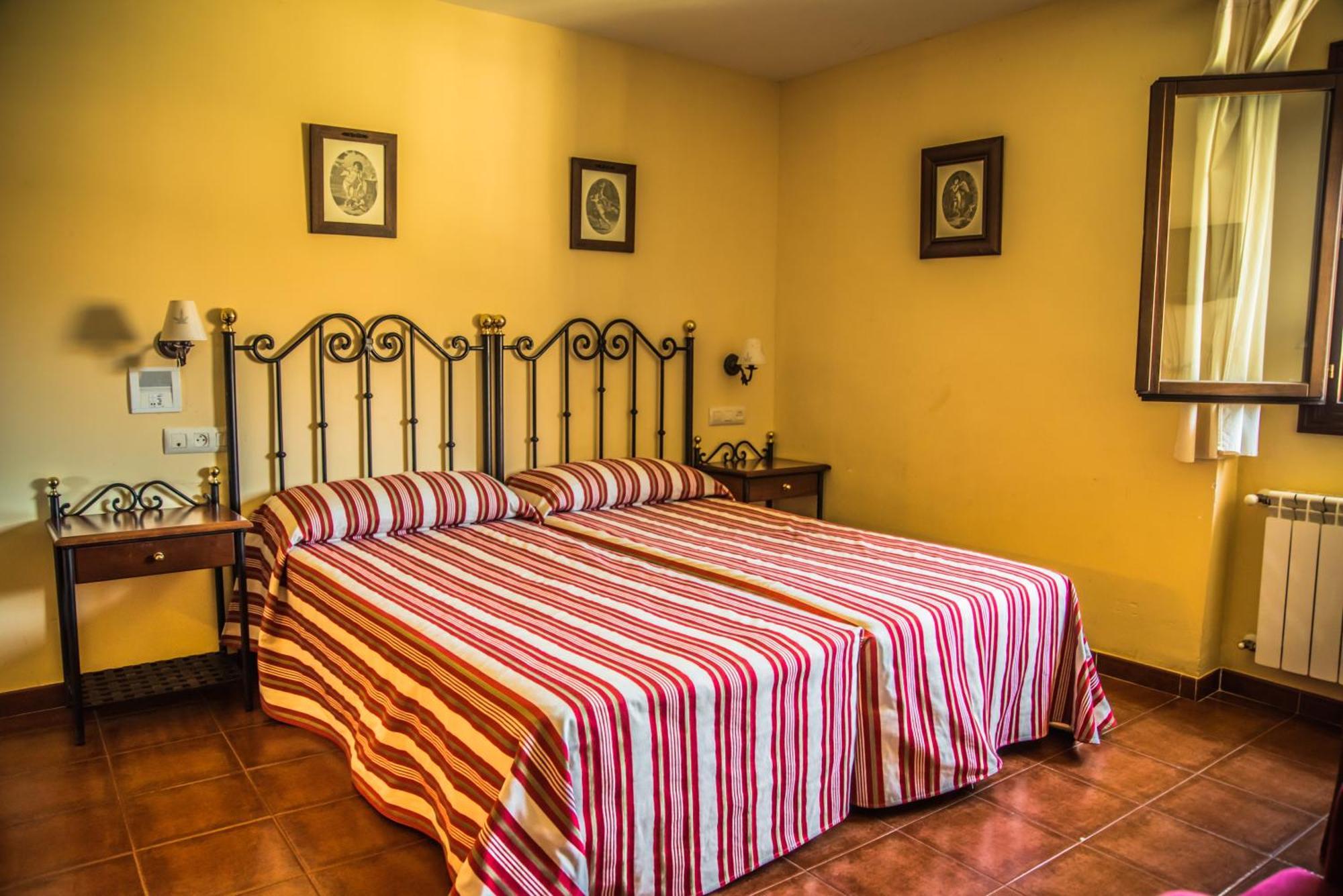 Double or Twin Room,1226841491:JPEG